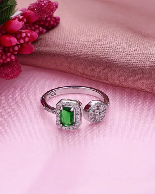 Pistachio Ring in 92.5 Silver