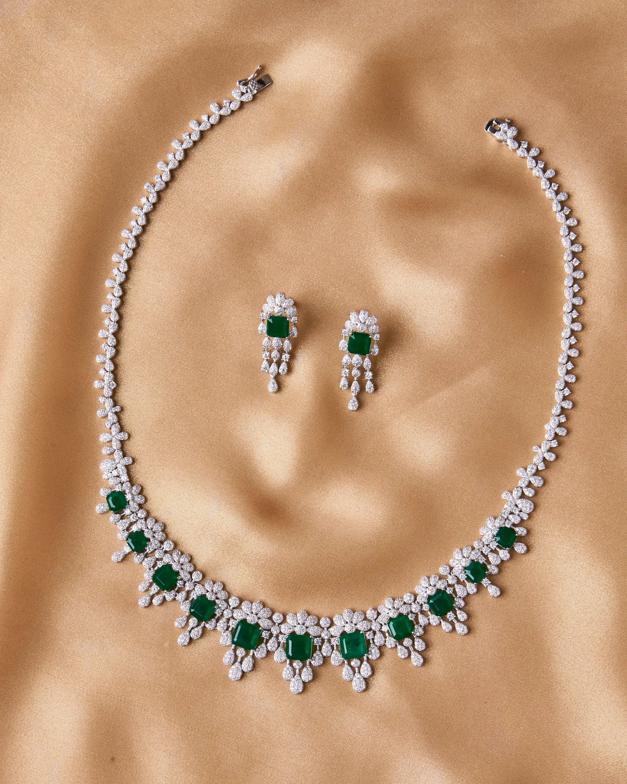 Ascending Elegance Green Silver Necklace