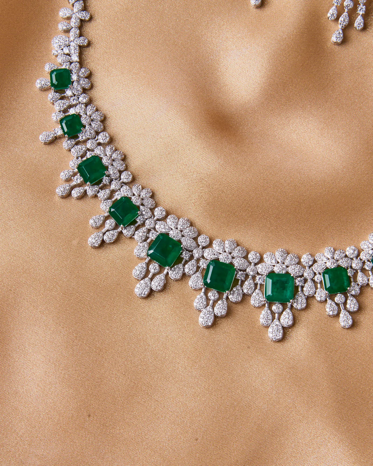 Ascending Elegance Green Silver Necklace