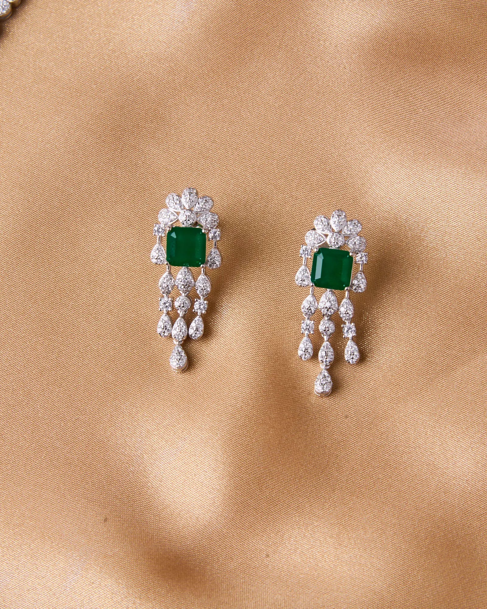 Ascending Elegance Green Silver Necklace