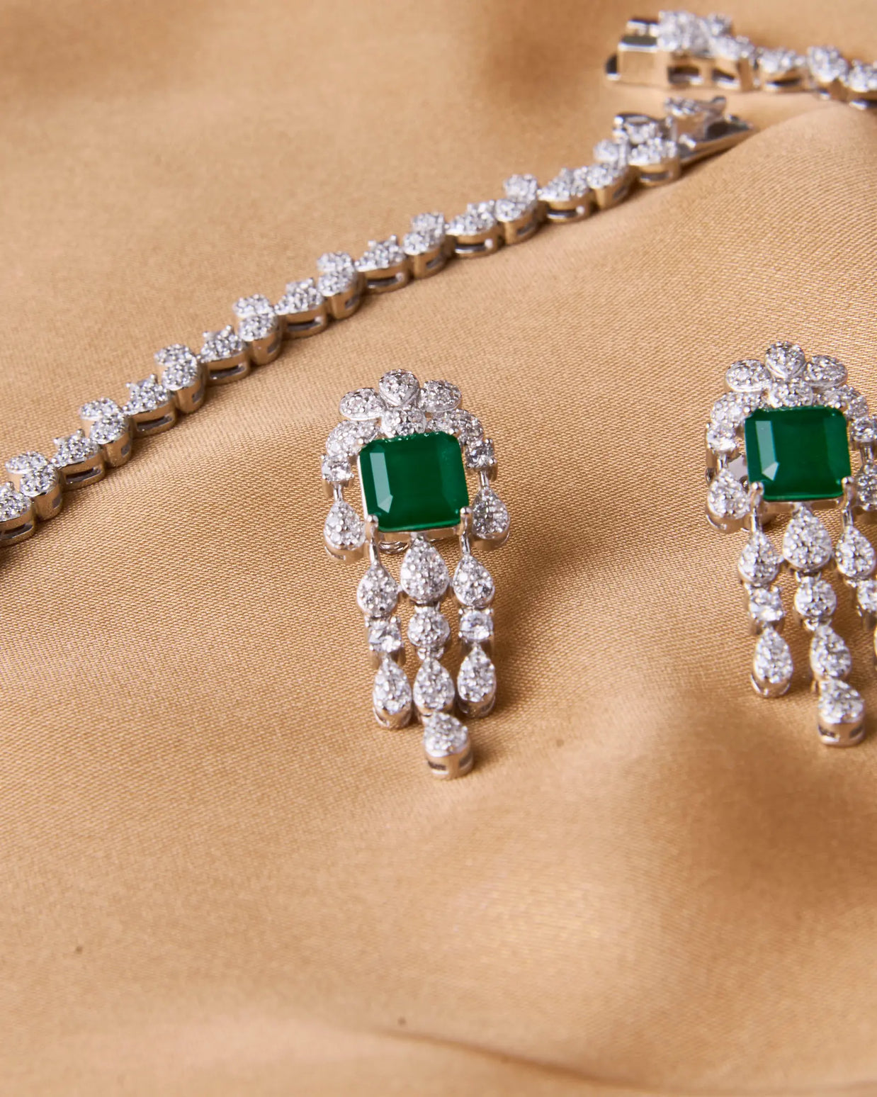 Ascending Elegance Green Silver Necklace