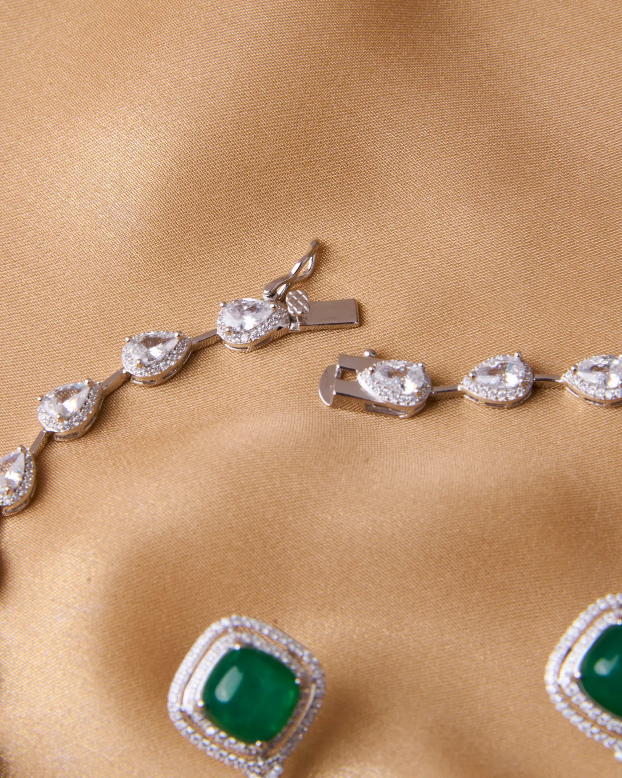 Emerald Aura Silver Statement Necklace