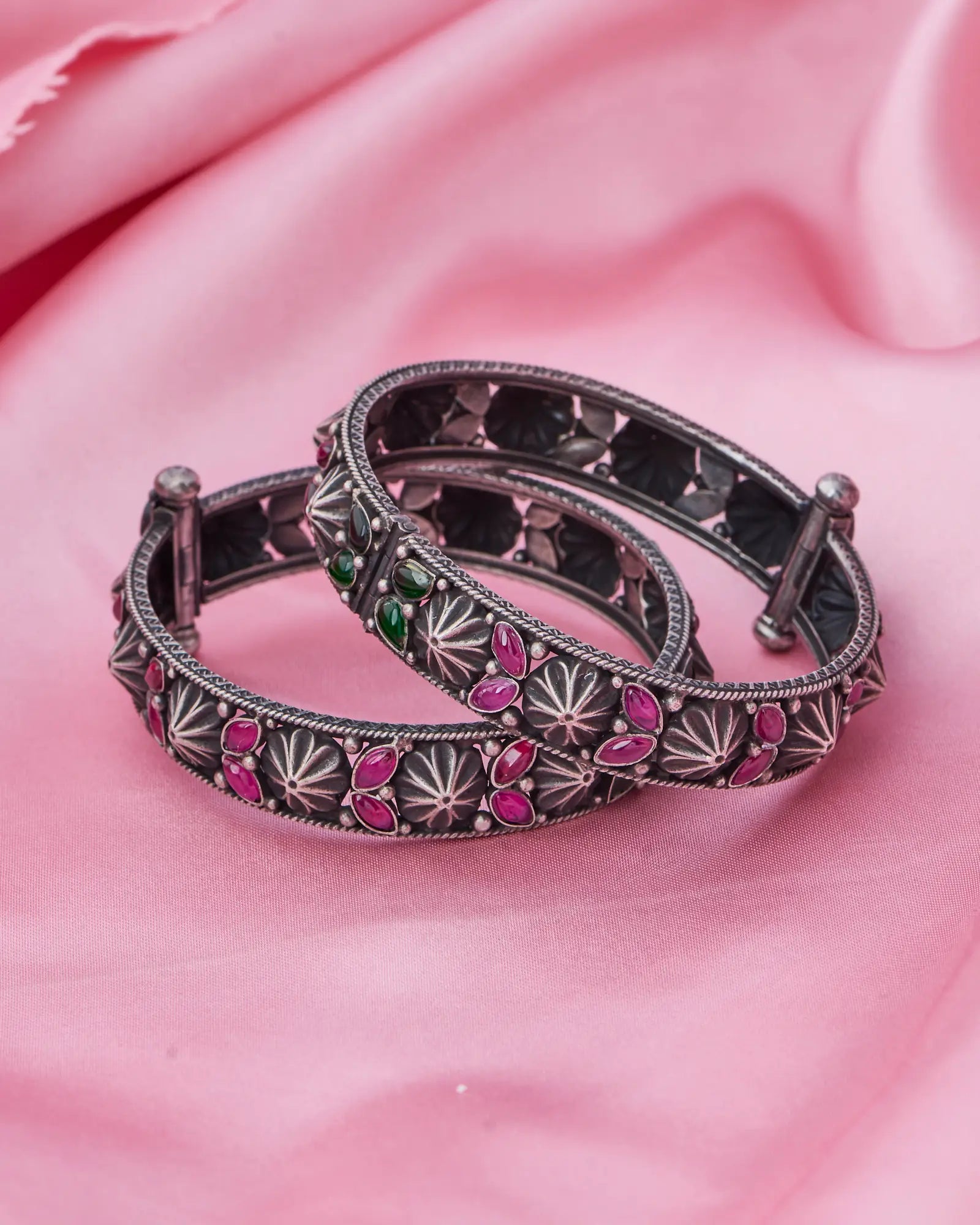 Twilight Ruby Kundan Bangle