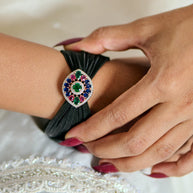 Glamour Bow Kada: Luxe Elegance