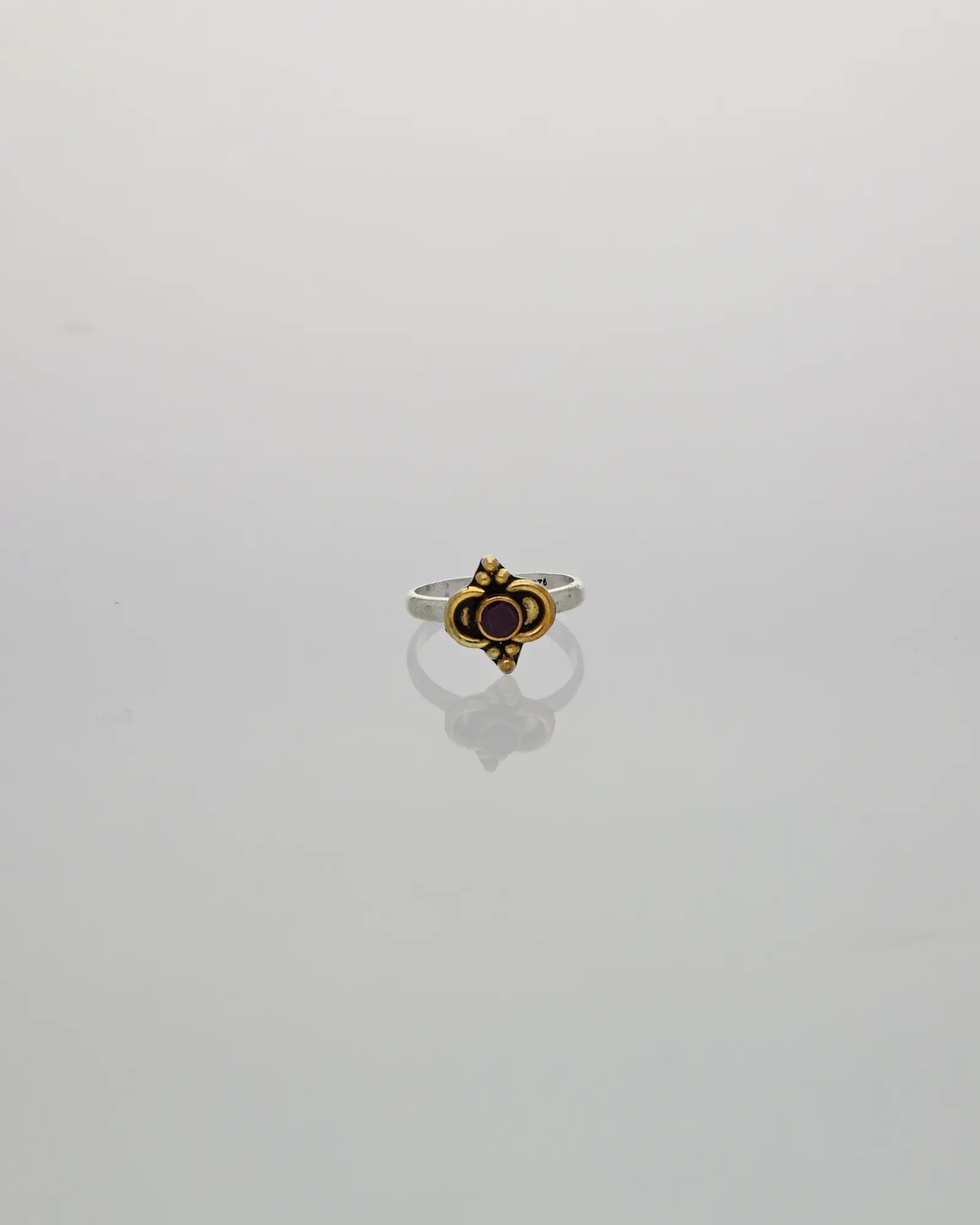 Heritage Ruby Glow Toe Ring