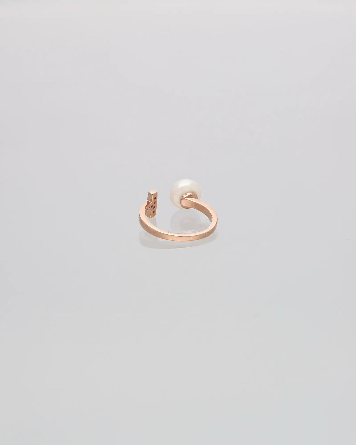 Glimmering Pearl Garden Ring