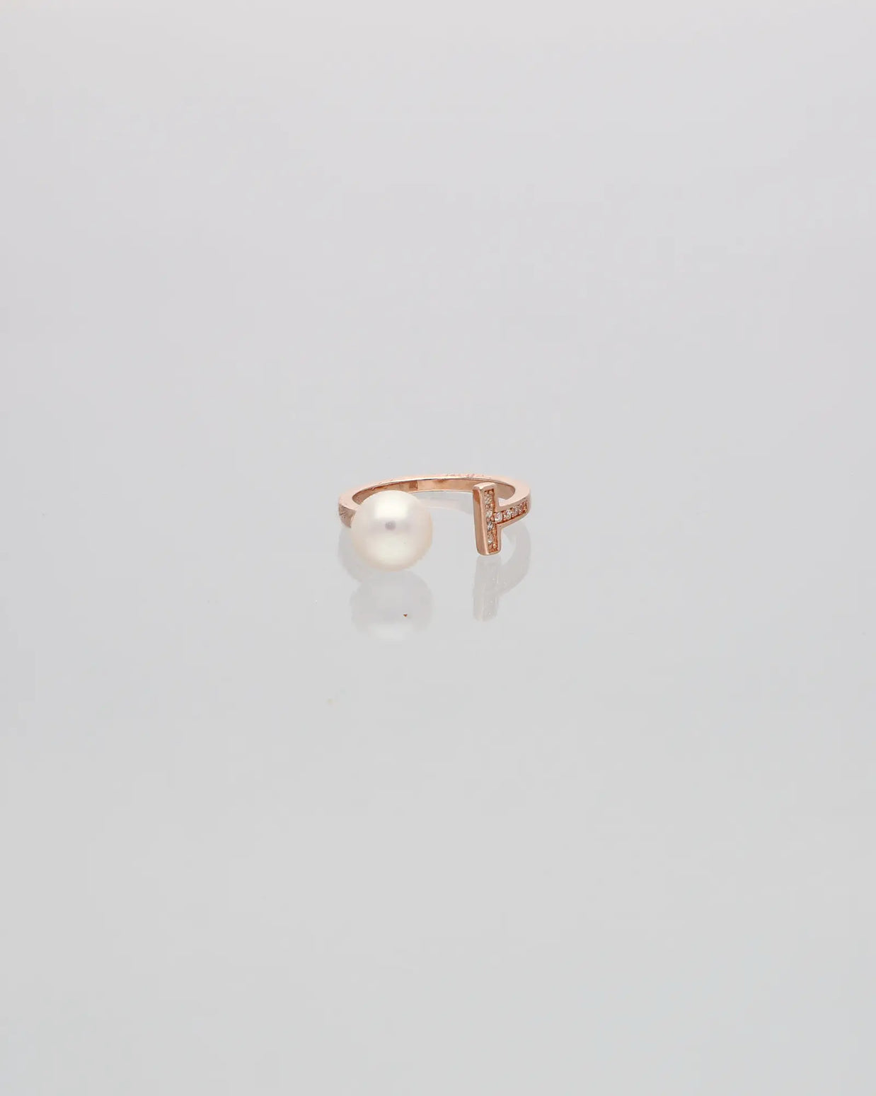 Glimmering Pearl Garden Ring