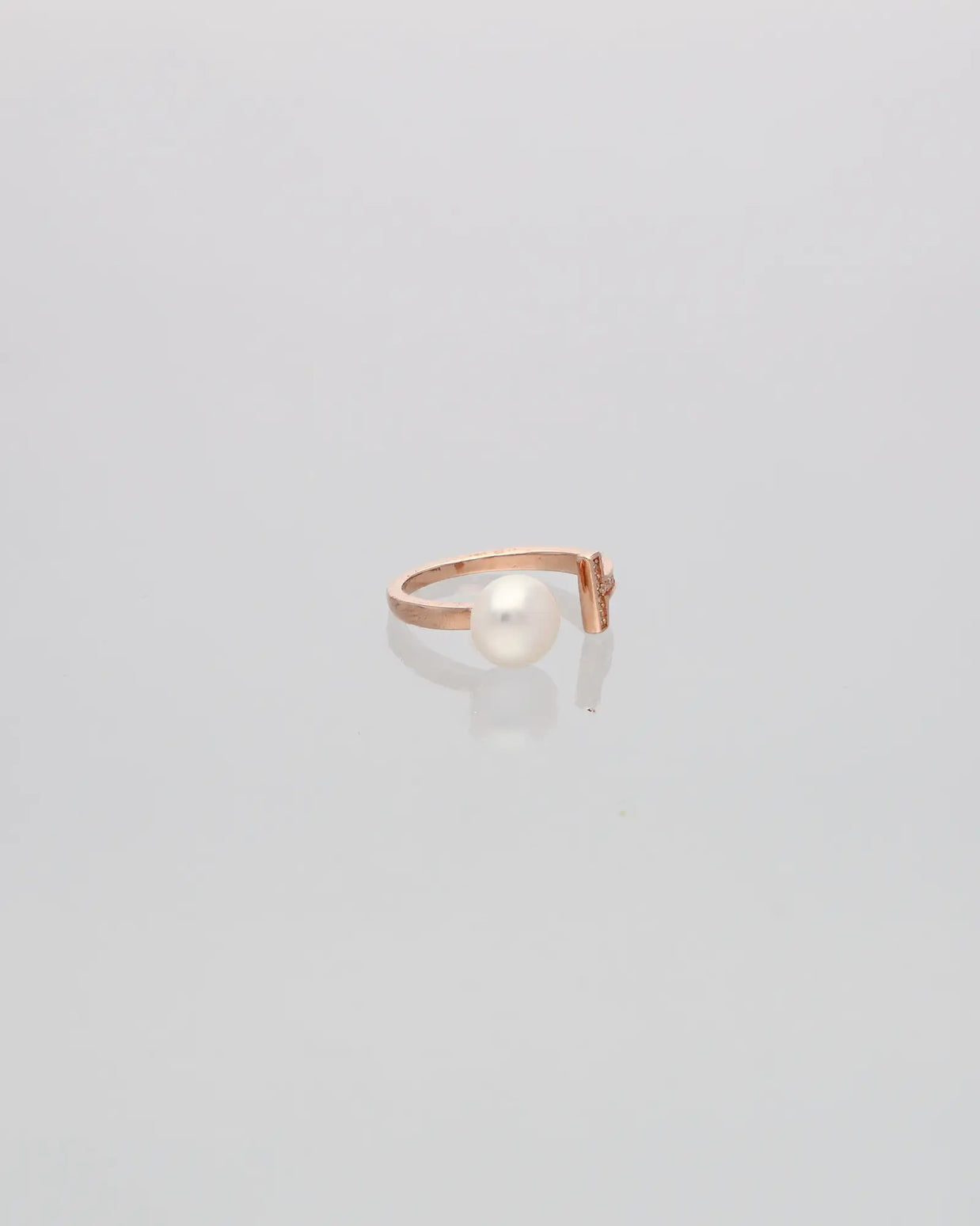 Glimmering Pearl Garden Ring