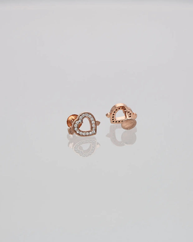 Heartfelt Arrow Studs: Love in Gold