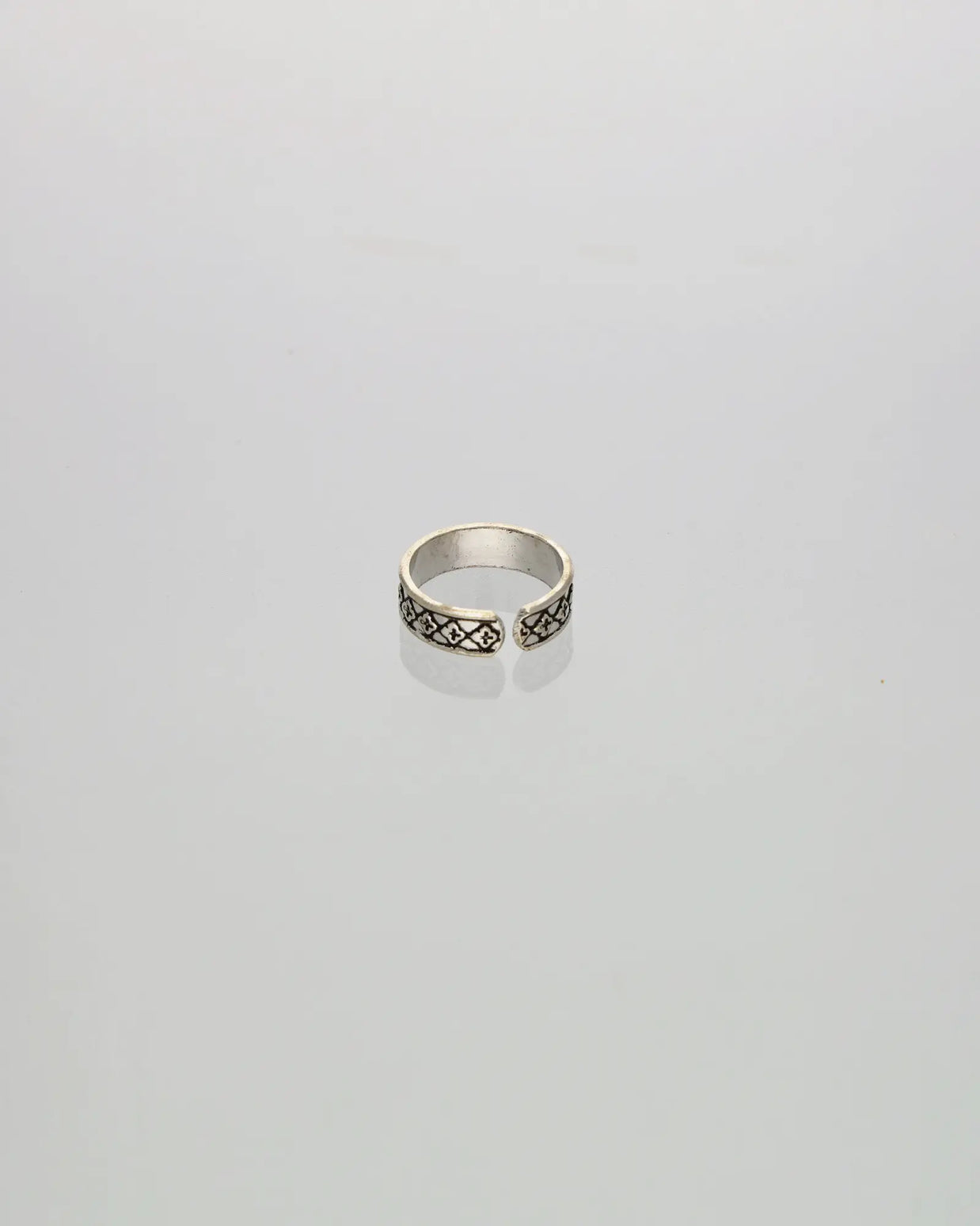 Petal Charm Toe Ring