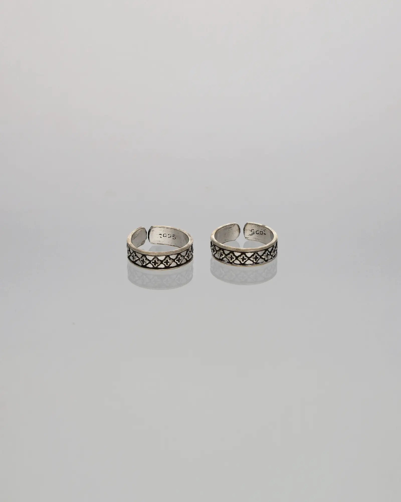 Petal Charm Toe Ring