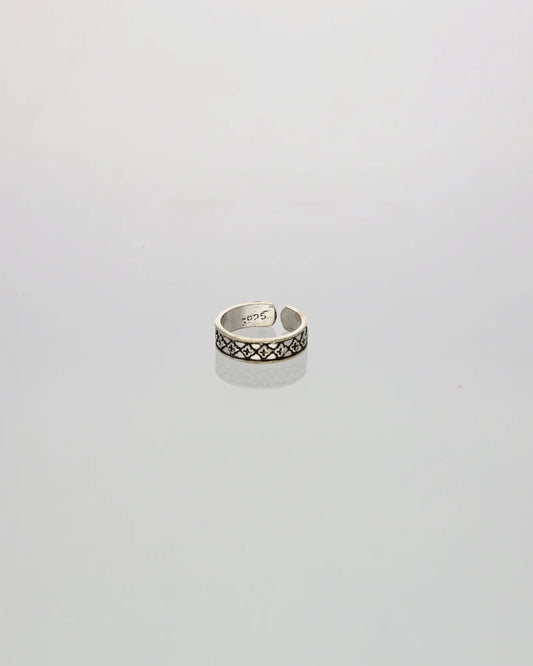 Petal Charm Toe Ring in 92.5 Silver