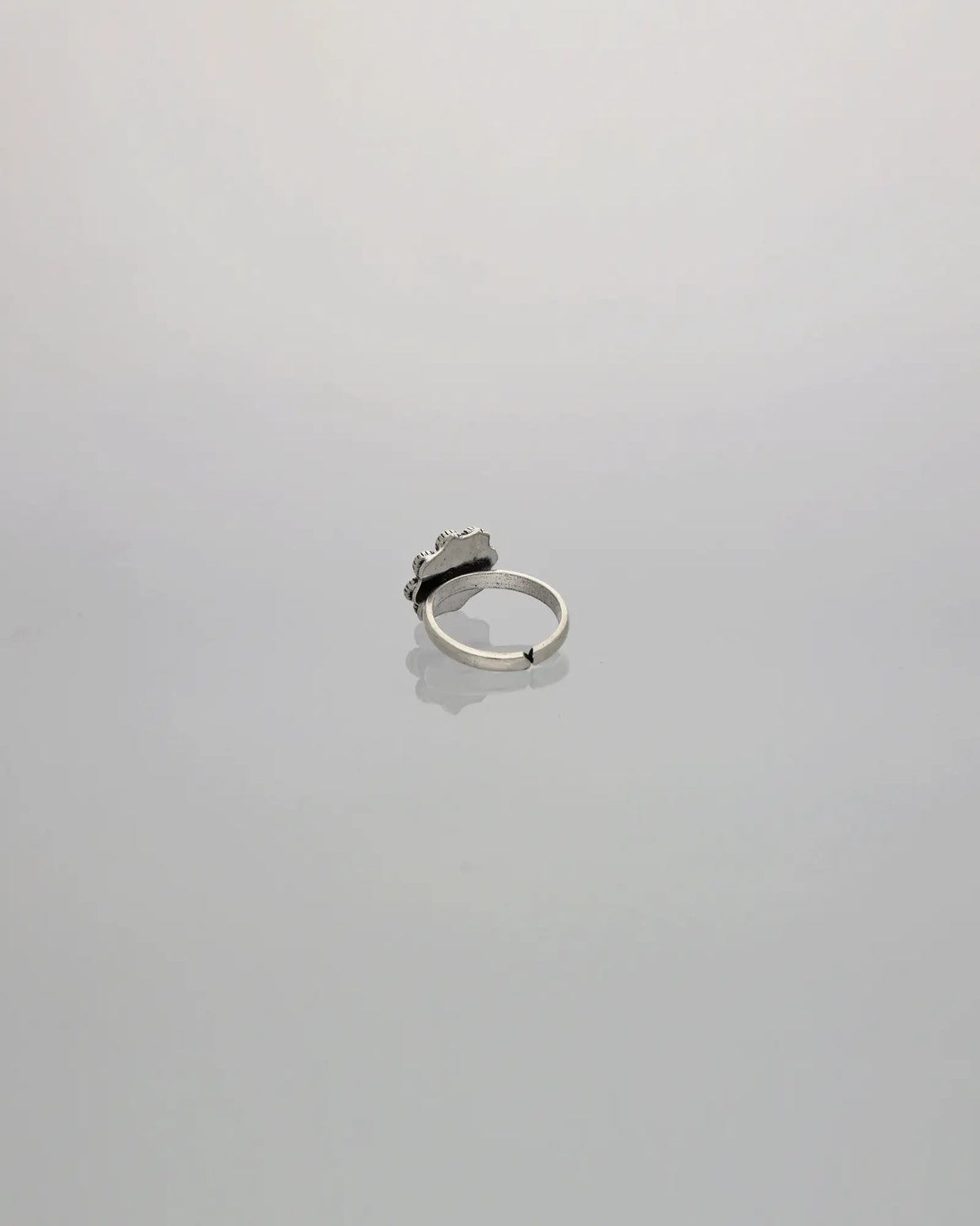Floral Glow Toe Ring