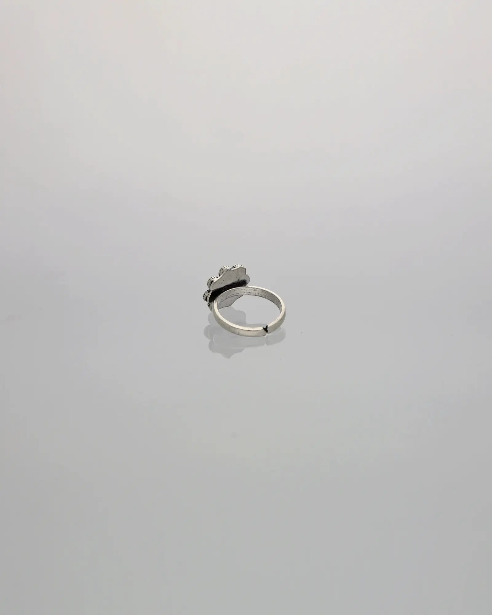 Floral Glow Toe Ring