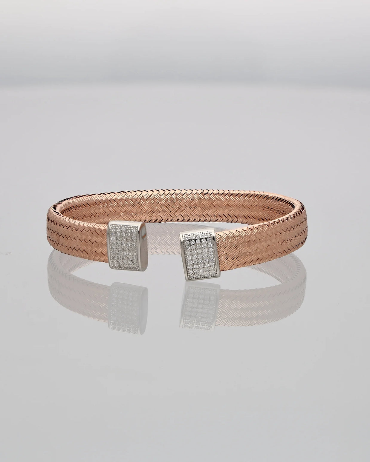 Cloudlight Charm Kada