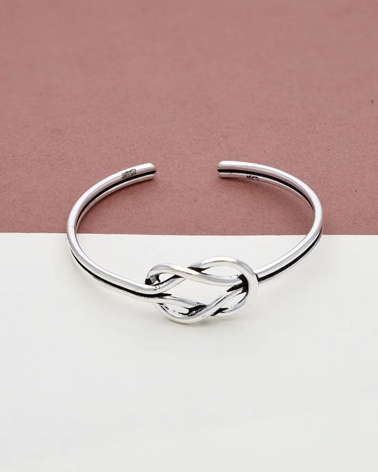 Regalia Knot Kada in 92.5 Silver