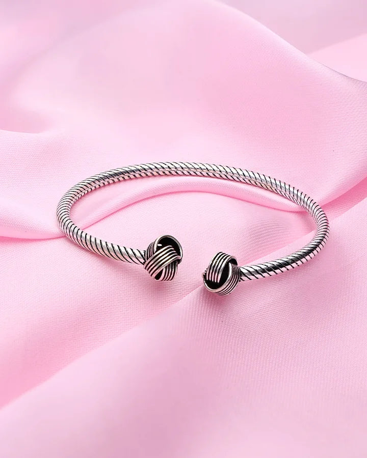 Knot Kada in 92.5 Silver