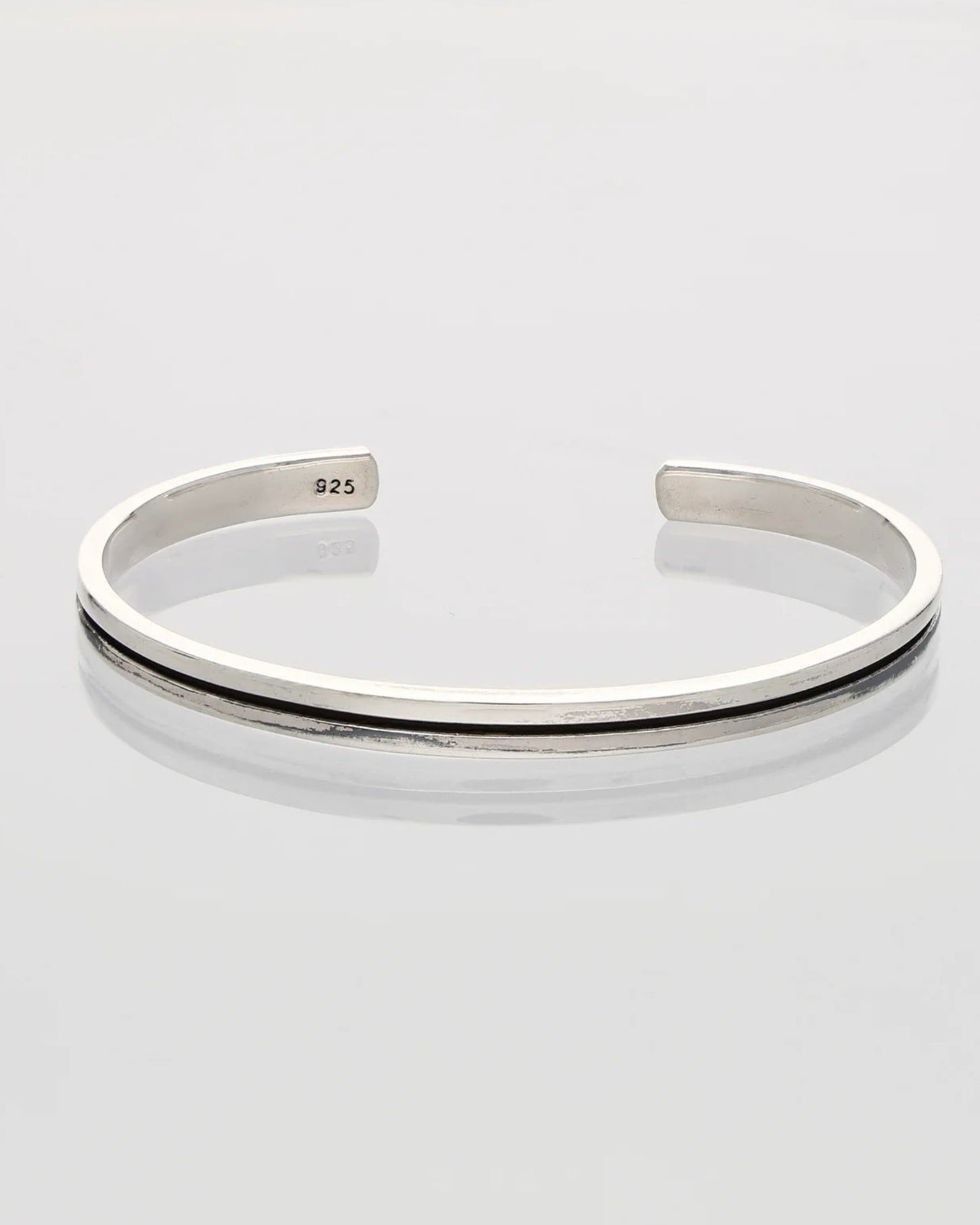 Solitaire Kada in 92.5 Silver