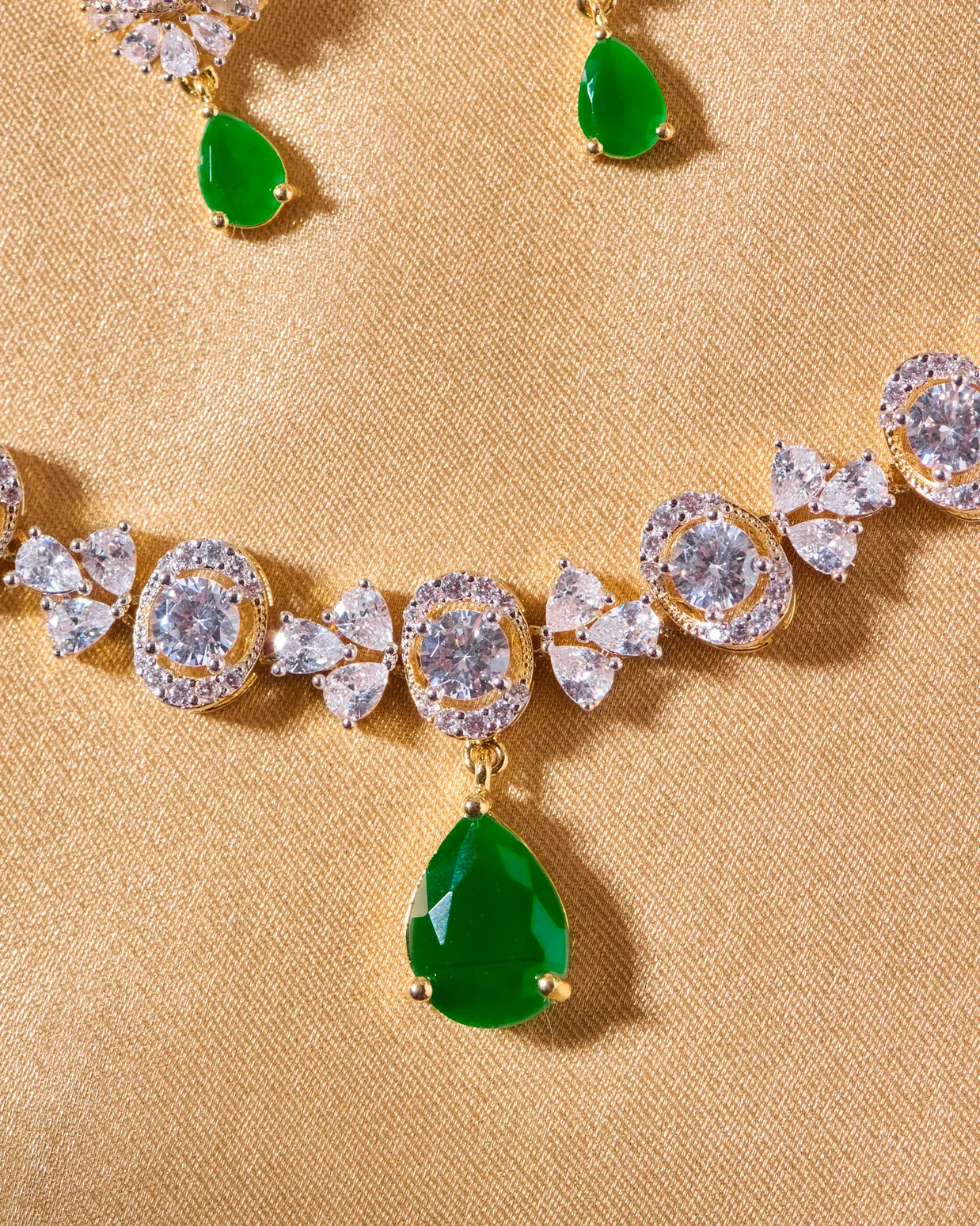 Emerald Glow Heritage Necklace
