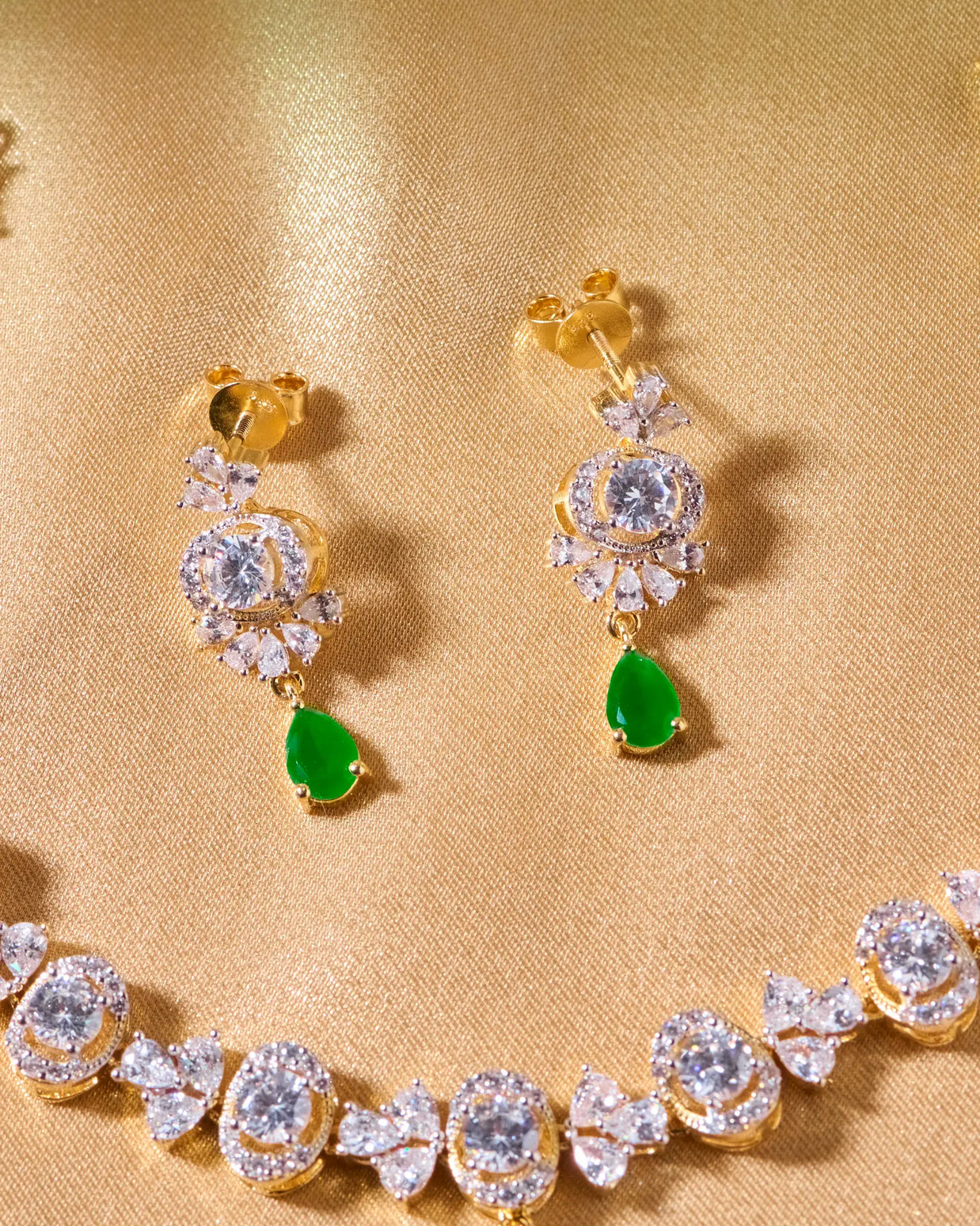 Emerald Glow Heritage Necklace