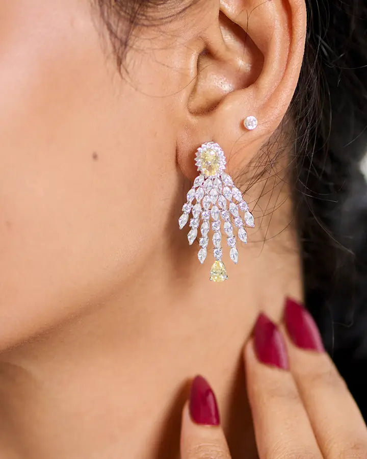 Sunlit Grace Silver Necklace in 92.5 Silver