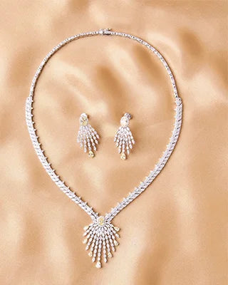 Sunlit Grace Silver Necklace in 92.5 Silver