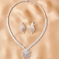 Sunlit Grace Silver Necklace in 92.5 Silver