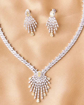 Sunlit Grace Silver Necklace in 92.5 Silver