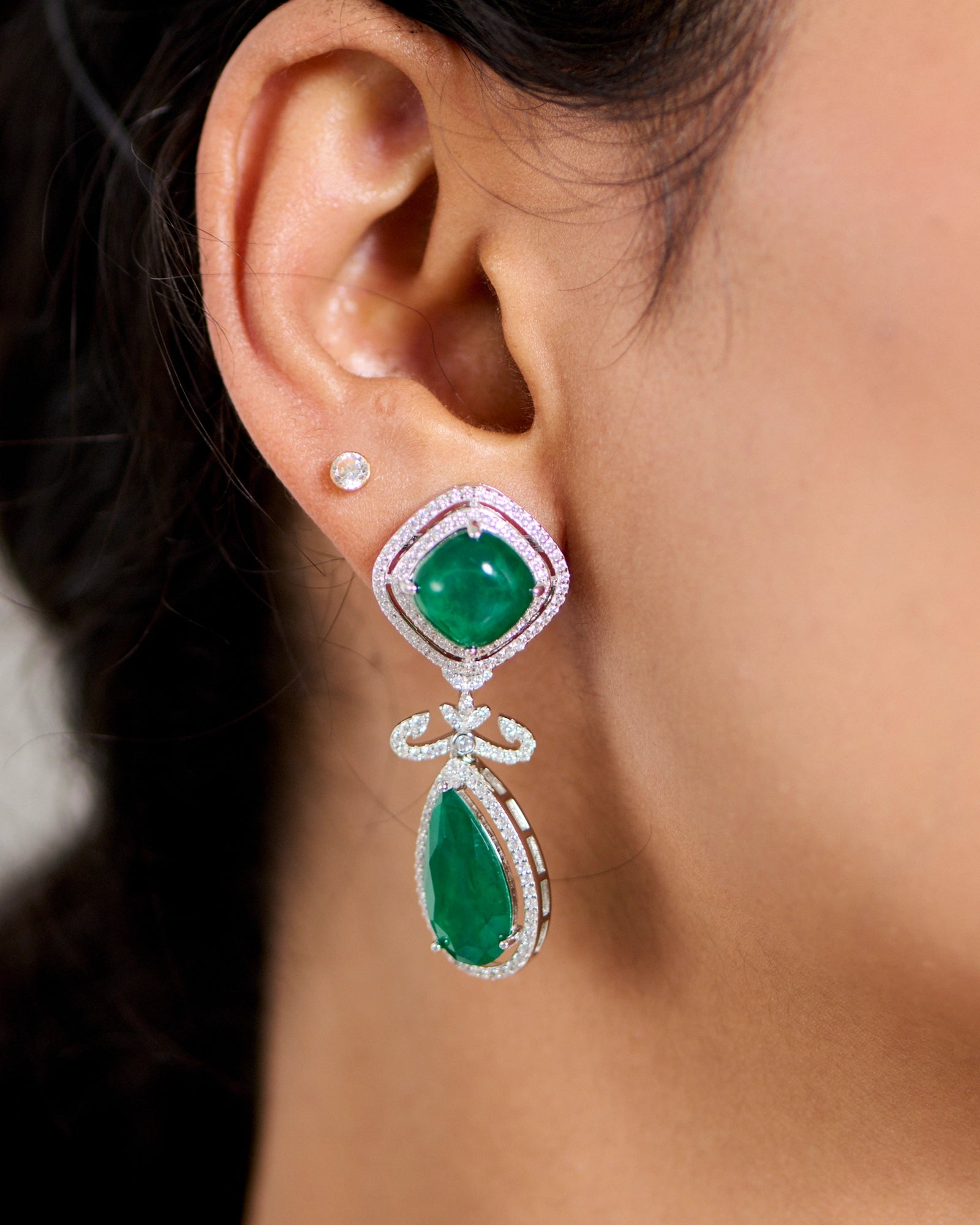Emerald Aura Silver Statement Necklace