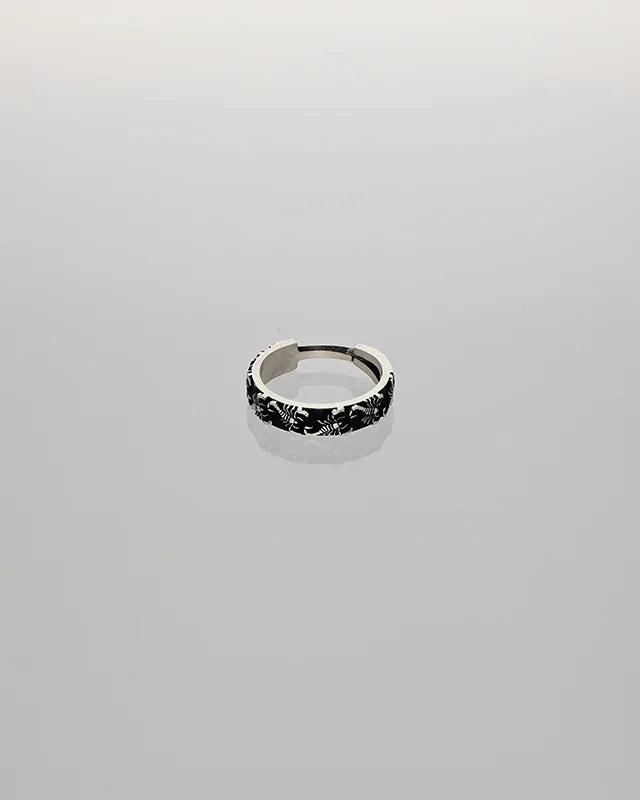 Vintage Oxidized Silver Ring in 92.5 Silver