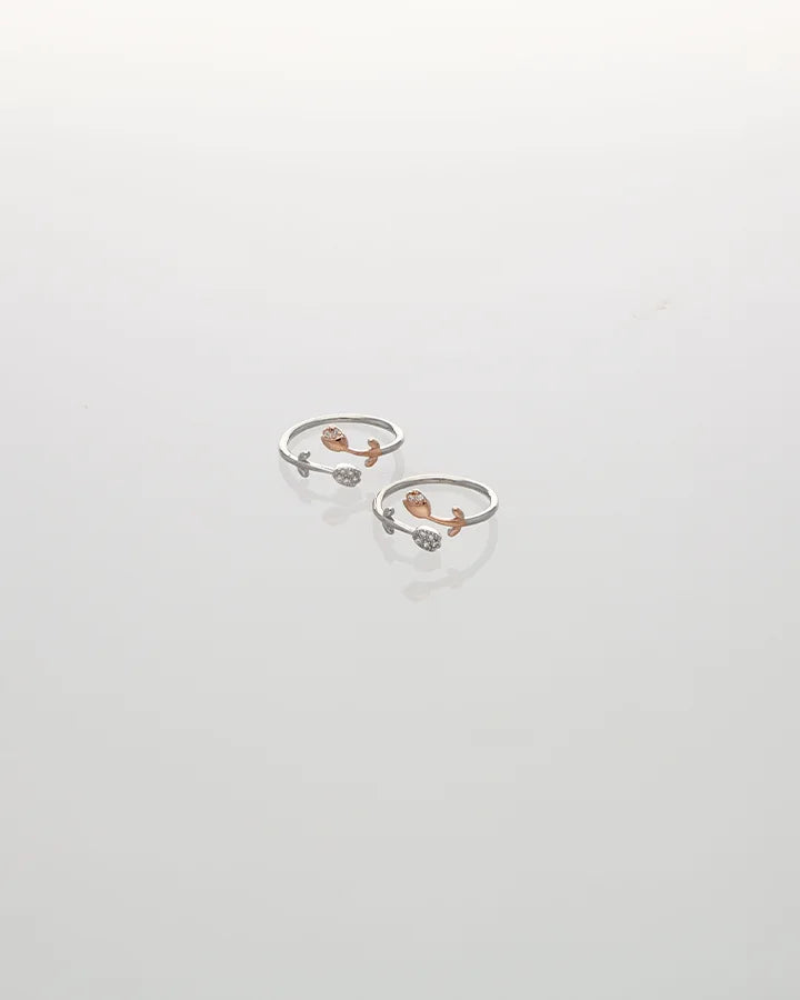 Twin heart Radiant Loop Toe Ring in 92.5 Silver