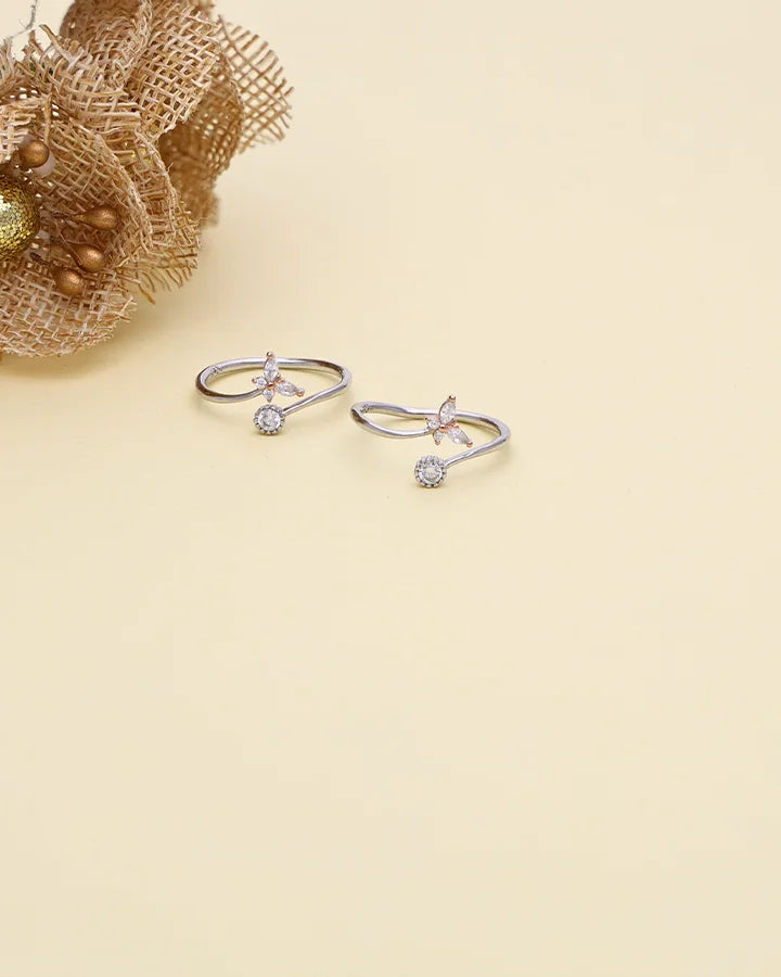 Serapha Winglit Toe Ring in 92.5 Silver