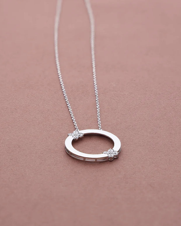 Frostelle Papillon Circle Chain in 92.5 Silver