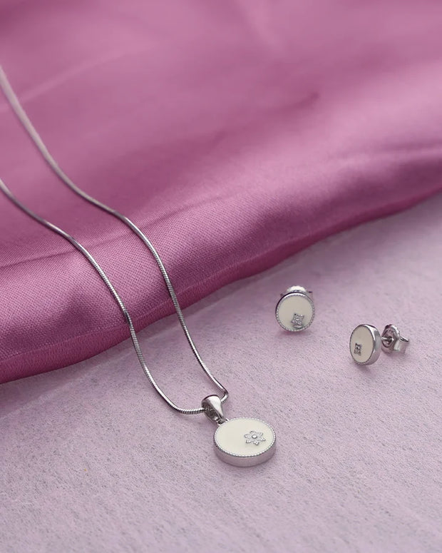 GleamWhite Pendant Set in 92.5 Silver