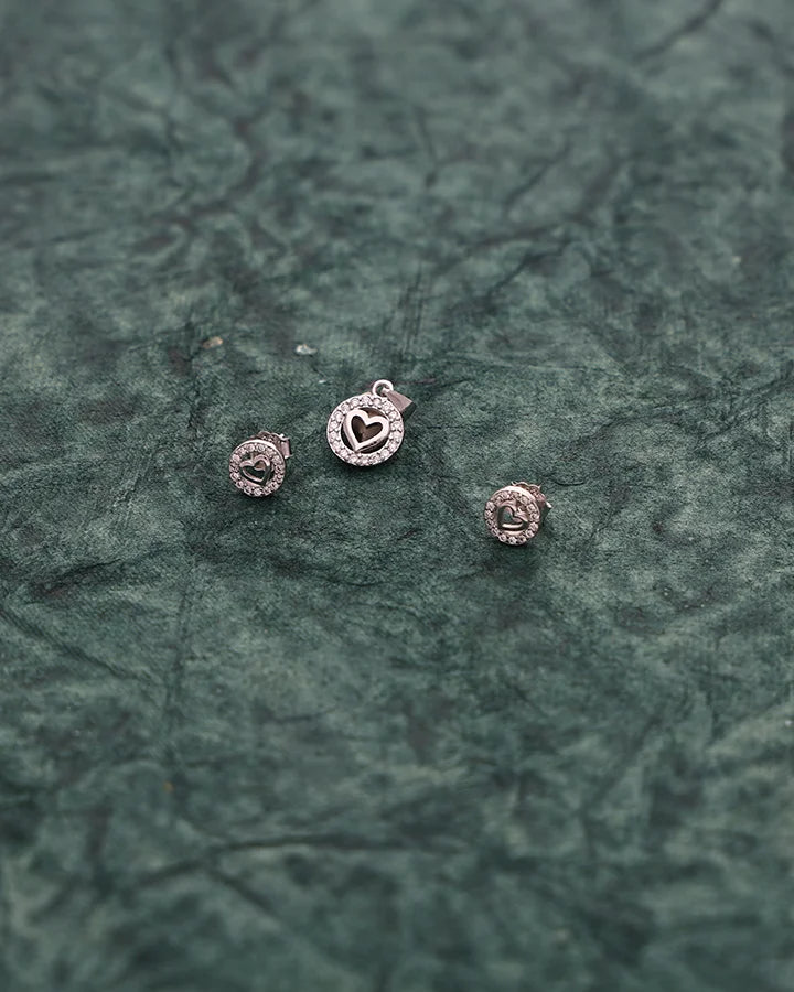 HeartAura Round Pendant Set in 92.5 Silver