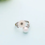 Verdelle Pearl Leaf Ring in 92.5 Silver