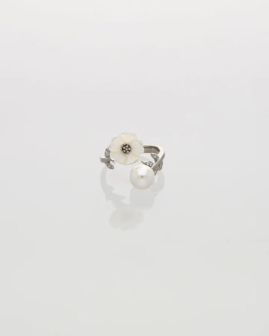 Verdelle Pearl Leaf Ring in 92.5 Silver
