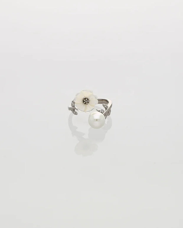 Verdelle Pearl Leaf Ring in 92.5 Silver